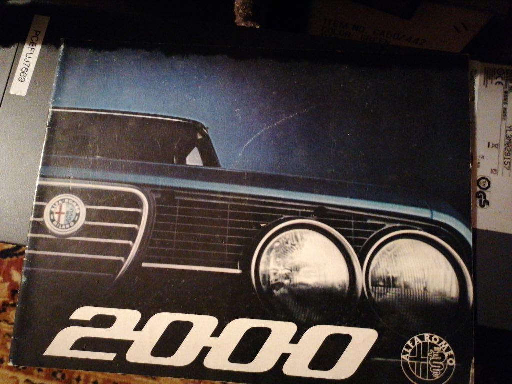 Alfa romeo 2000 brochure, Livres, Enlèvement ou Envoi, Alfa Romeo