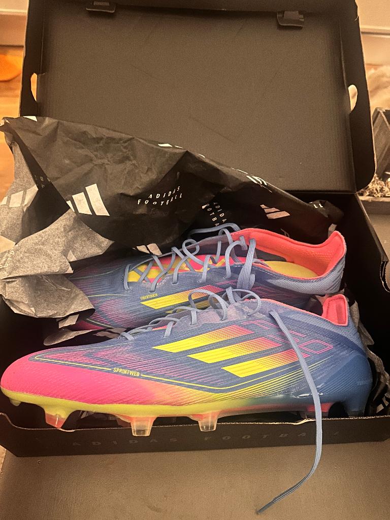 Adidas F50 maat 48 2/3, Enlèvement ou Envoi, Neuf, Chaussures