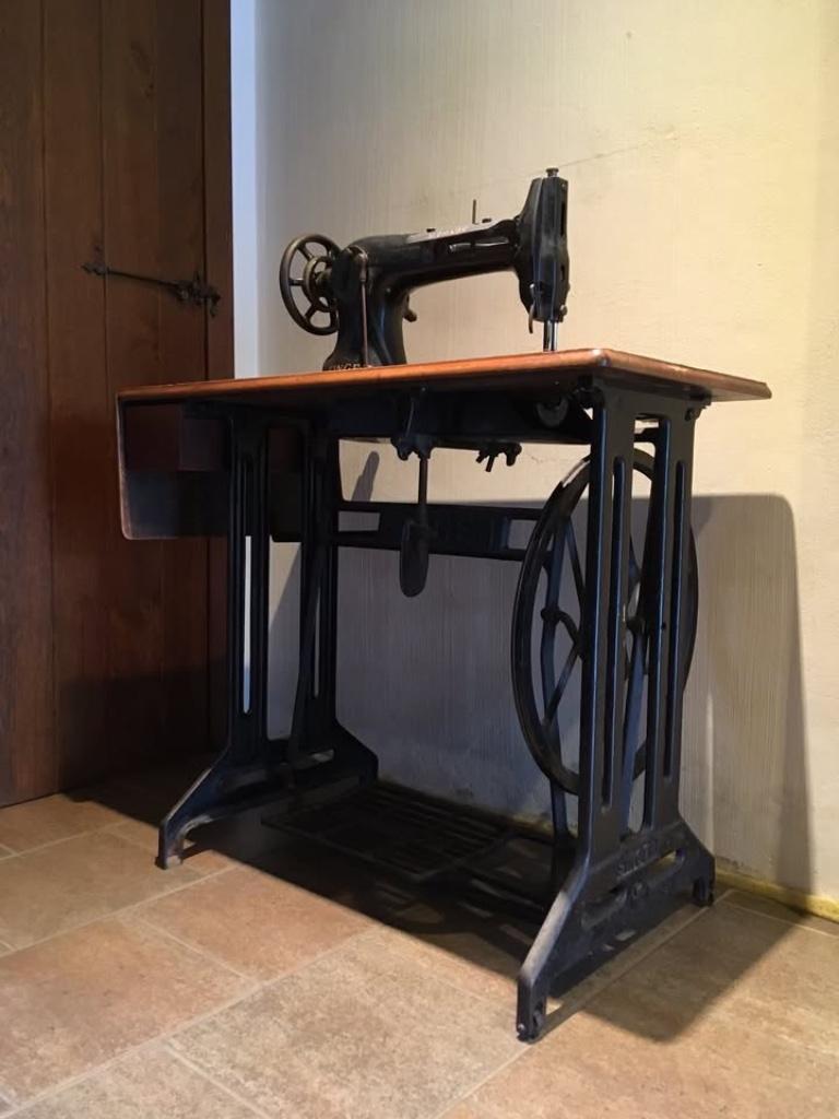 Ancienne machine à coudre SINGER, Ophalen