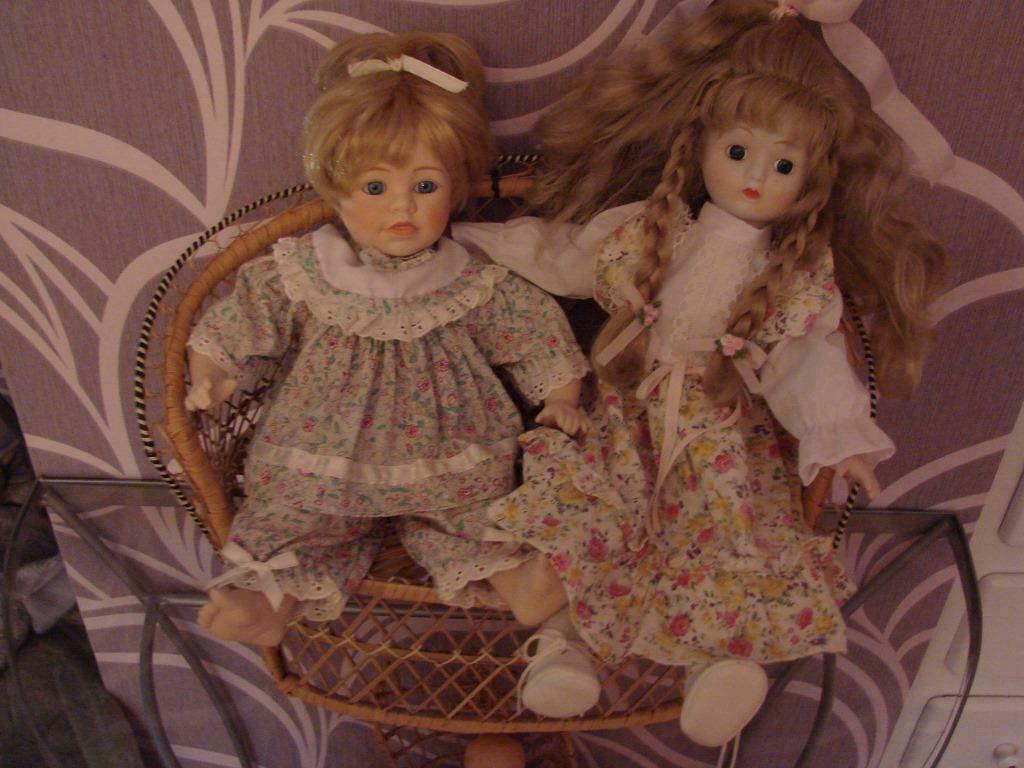 2 porseleinen sierpoppen -merk M&G, Verzamelen, Poppen, Ophalen of Verzenden, Zo goed als nieuw, Pop