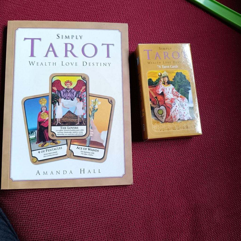 Simply Tarot Amanda Hall boekje kaarten en dvd in Engels, Ophalen of Verzenden, Zo goed als nieuw