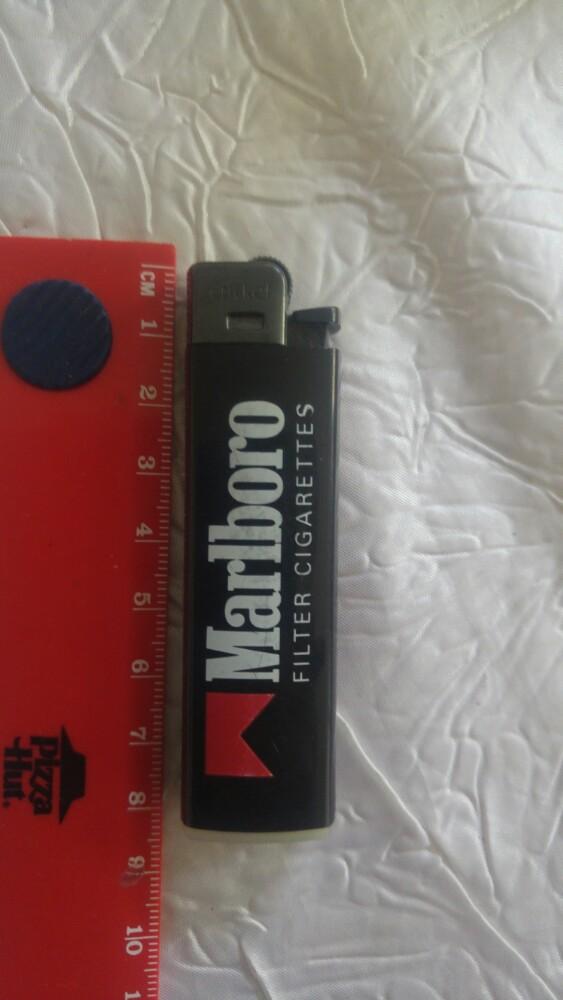Vintage aansteker Briquet Cricket Marlboro 1990 vide France, Ophalen of Verzenden, Gebruikt, Aansteker