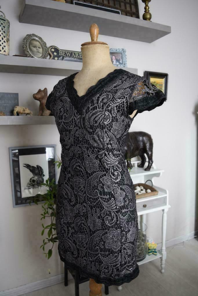jurk van Almatrichi, Kleding | Dames, Zwart, Ophalen of Verzenden, Zo goed als nieuw, Knielengte