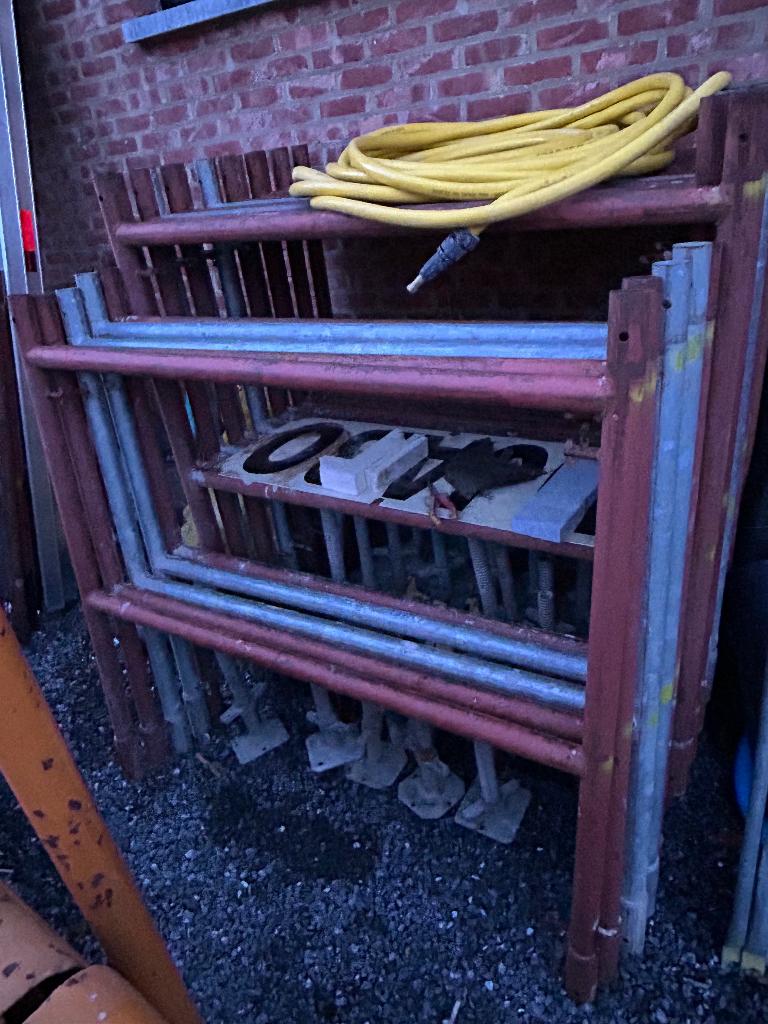 Kader stelling, Enlèvement, Utilisé, Échafaudage de façade, 5 mètres de hauteur ou plus