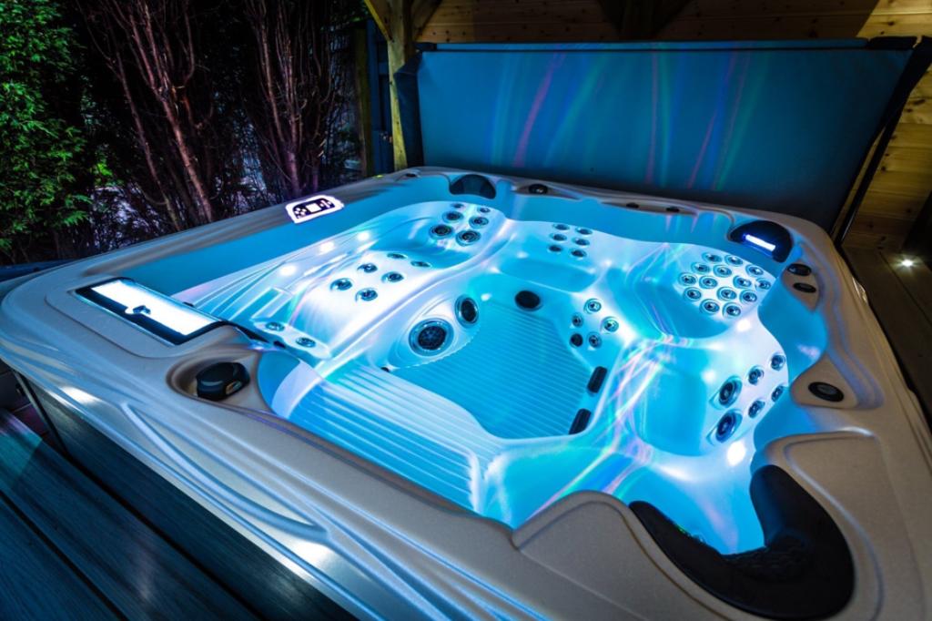 zuinige💥Luxe 6 persoons jacuzzi 75jet gratis All in pakket, Tuin en Terras, Ophalen, Nieuw