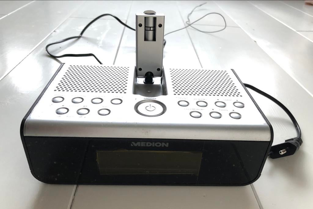 Medion projectie wekkerradio MD 43258, Ophalen of Verzenden, Zo goed als nieuw, Radio