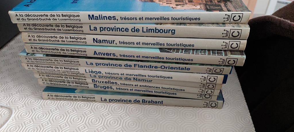 Lot 18 livres À la découverte de la Belgique, Boeken, Encyclopedieën, Ophalen, Zo goed als nieuw