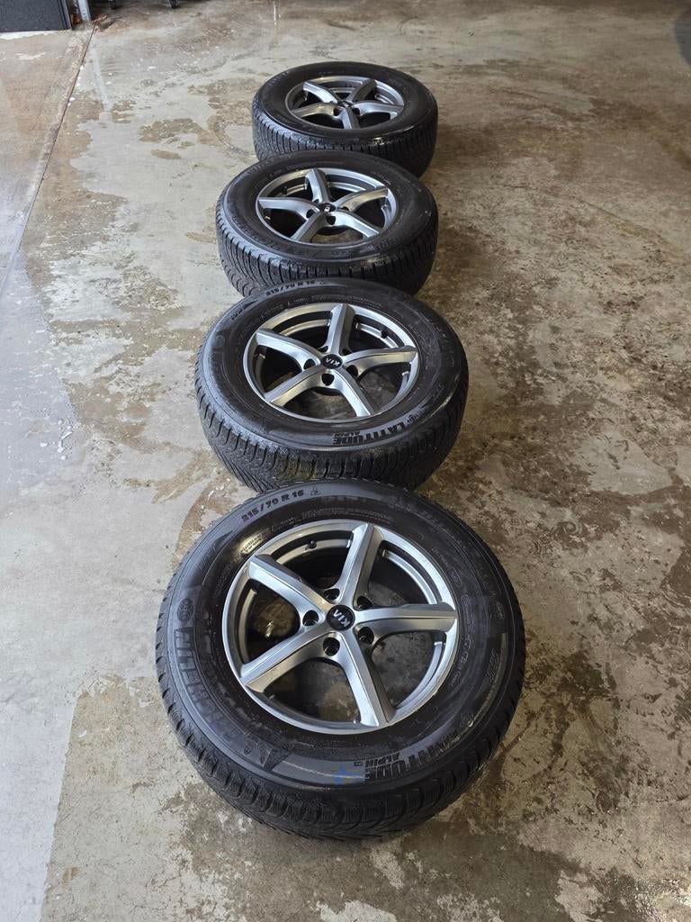 Kia Sportage 2011-2022 Winterset Michelin 215/70/16 104H, Ophalen, 16 inch, Banden en Velgen, Winterbanden