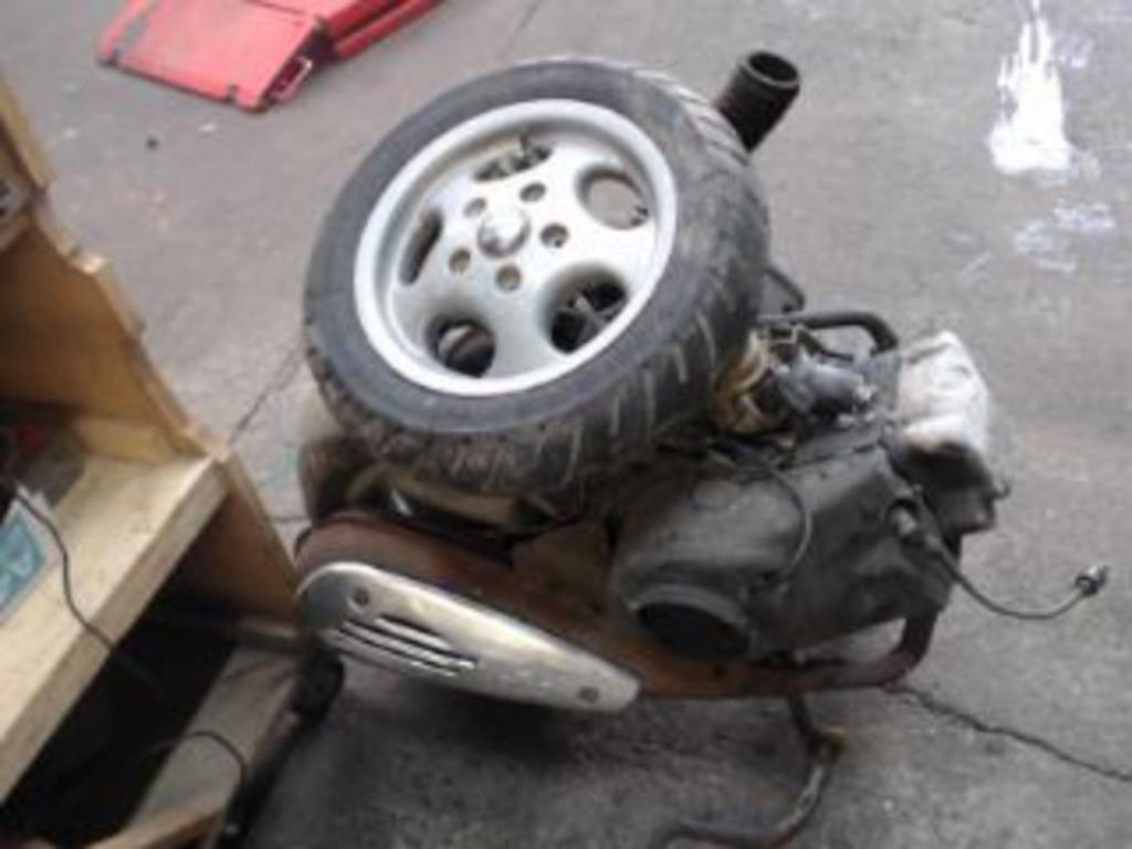Moteur Vespa Piaggio LP/14209, Vélos & Vélomoteurs, Pièces de cyclomoteur | Scooters, Enlèvement ou Envoi, Utilisé, Piaggio