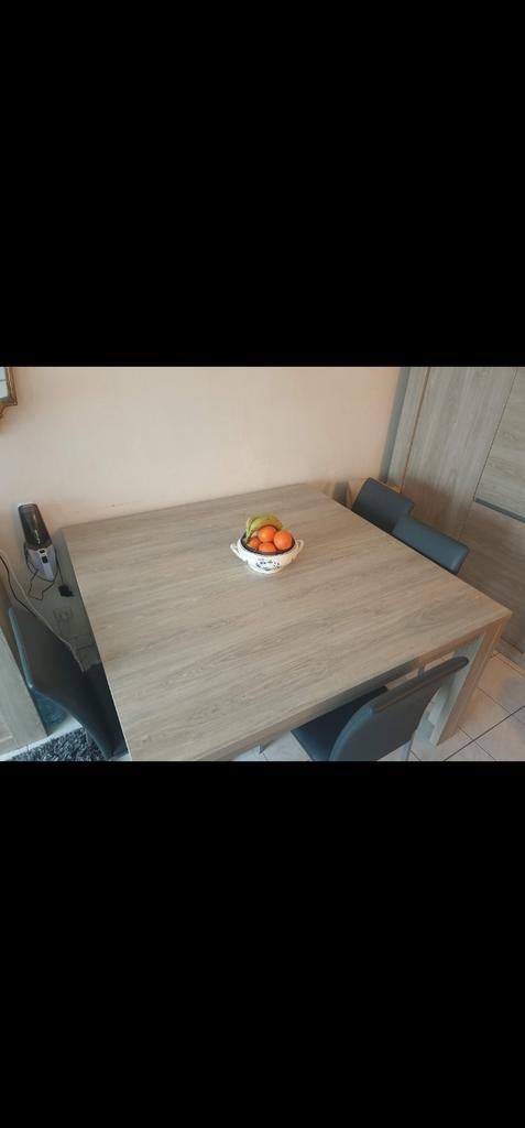 Moderne Tafel mt 4 Stoelen, Ophalen