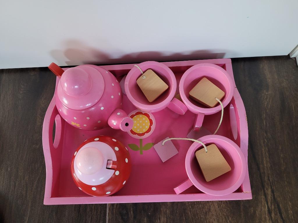 Jouet enfant,service à  thé en bois rose,rouge et blanc, Enlèvement, Utilisé, Autres types