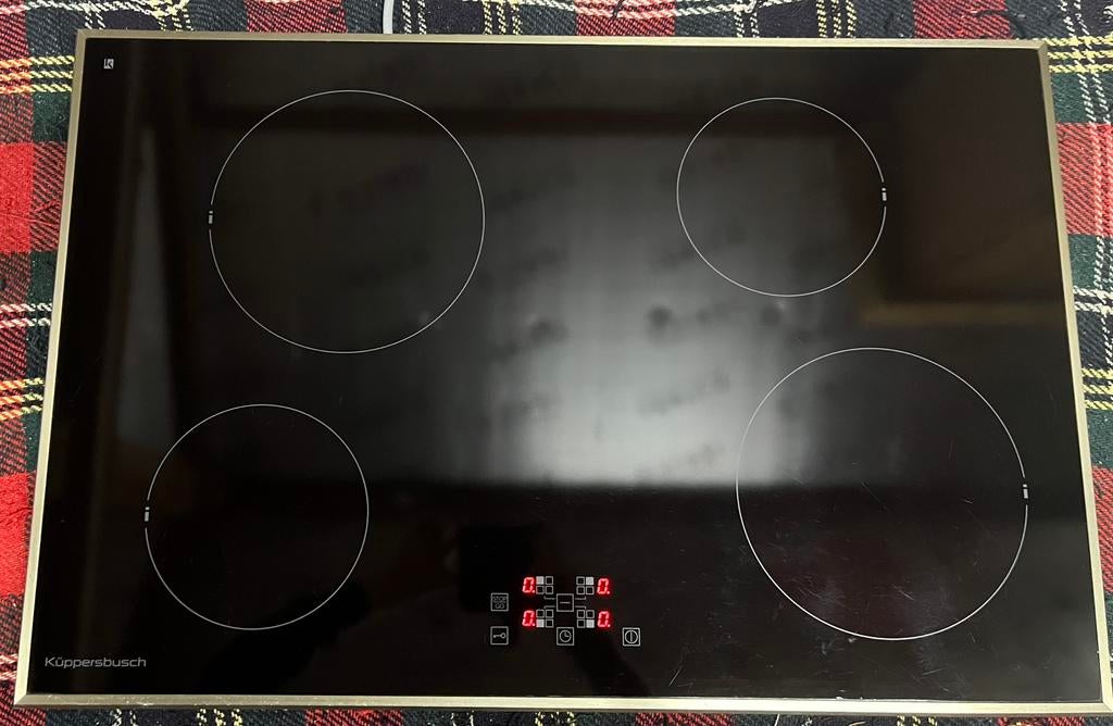 Cuisinière à induction Kupperbusch, Classe énergétique A ou plus économe, 4 zones de cuisson, Encastré, Utilisé