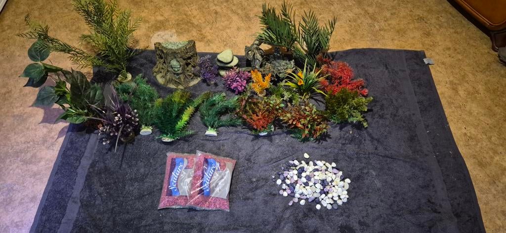Vente ou échange lot déco, plante artificielle et gravier, Animaux & Accessoires, Enlèvement, Utilisé