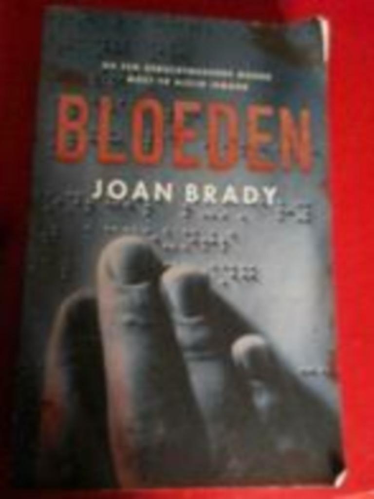 boek Bloeden Joan Brady, Ophalen of Verzenden