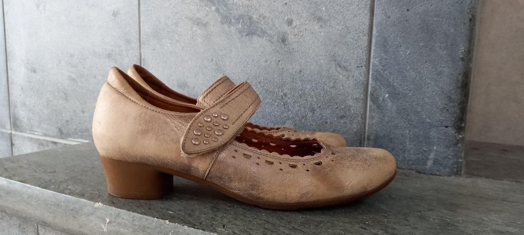 DAMESSCHOENEN FOOTNOTES Mt 39, Vêtements | Femmes, Chaussures, Porté, Escarpins, Beige, Enlèvement ou Envoi