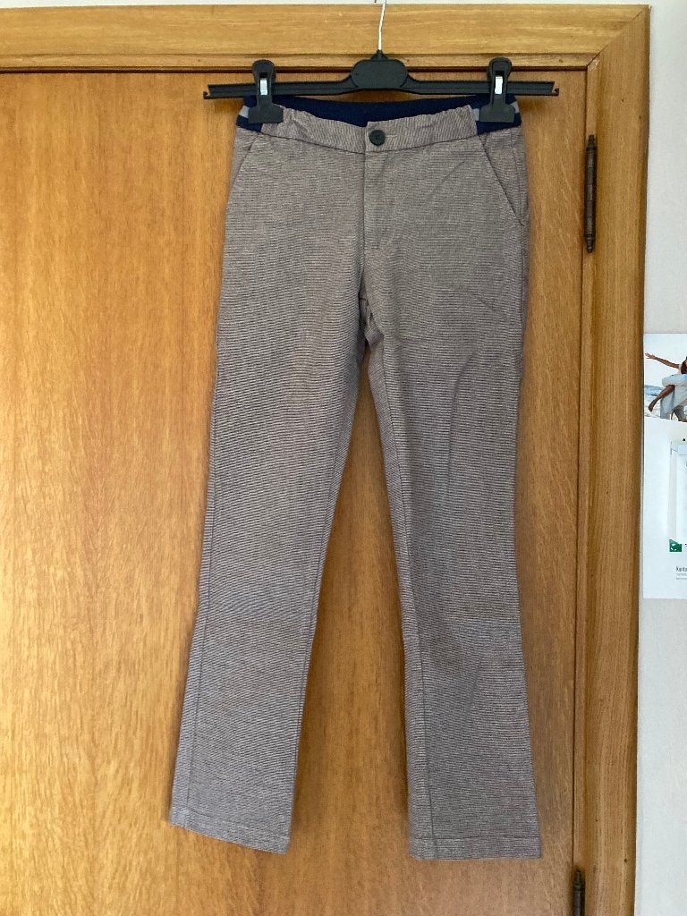 Lichtbruin met kleine ruitjes lange broek, CKS, 140, 10 j, Broek, Cks, Ophalen of Verzenden, Zo goed als nieuw