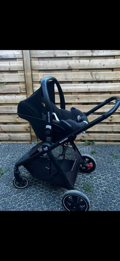 Poussette complète maxi-cosi + réducteur de siège auto neuf, Enfants & Bébés, Poussettes & Combinaisons, Enlèvement, Comme neuf
