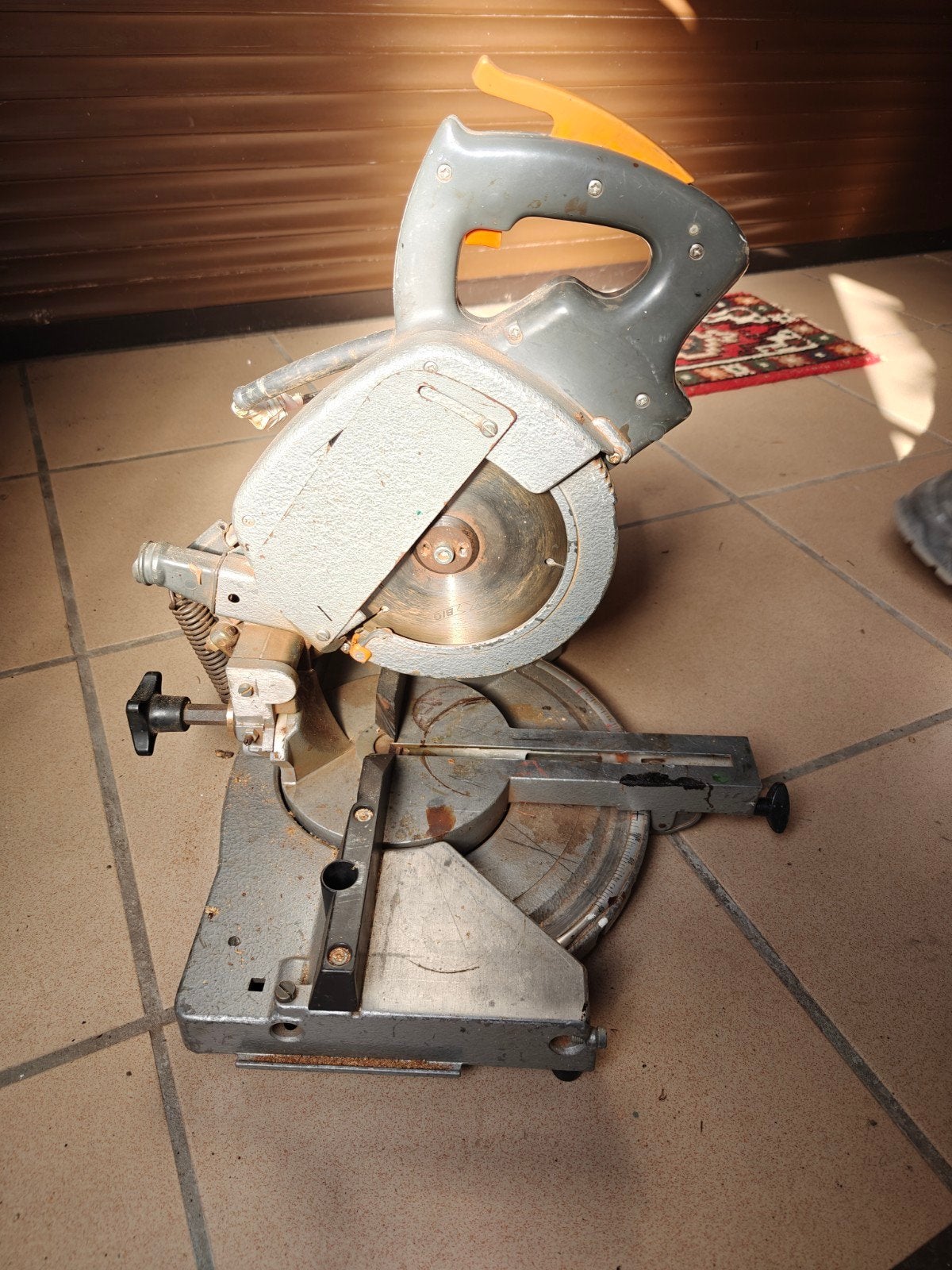 Afkort en verstekzaag, Bricolage & Construction, Outillage | Scies mécaniques, Enlèvement