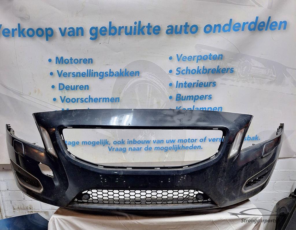 Voorbumper Volvo S60 R-Desing 31290811 koplampsproeiers pdc, Gebruikt, -, Voor, -