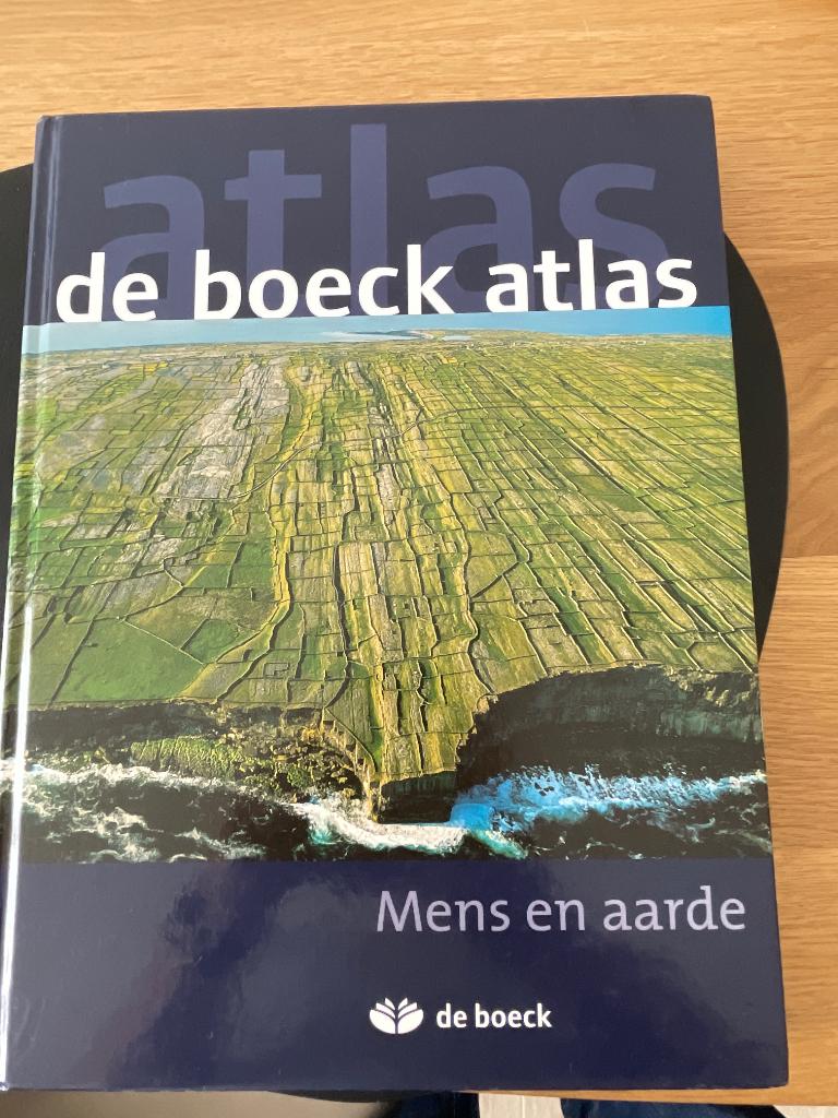 De Boeck atlas mens en aarde, Livres, Atlas & Cartes géographiques, 2000 à nos jours, De Boeck, Enlèvement, Utilisé