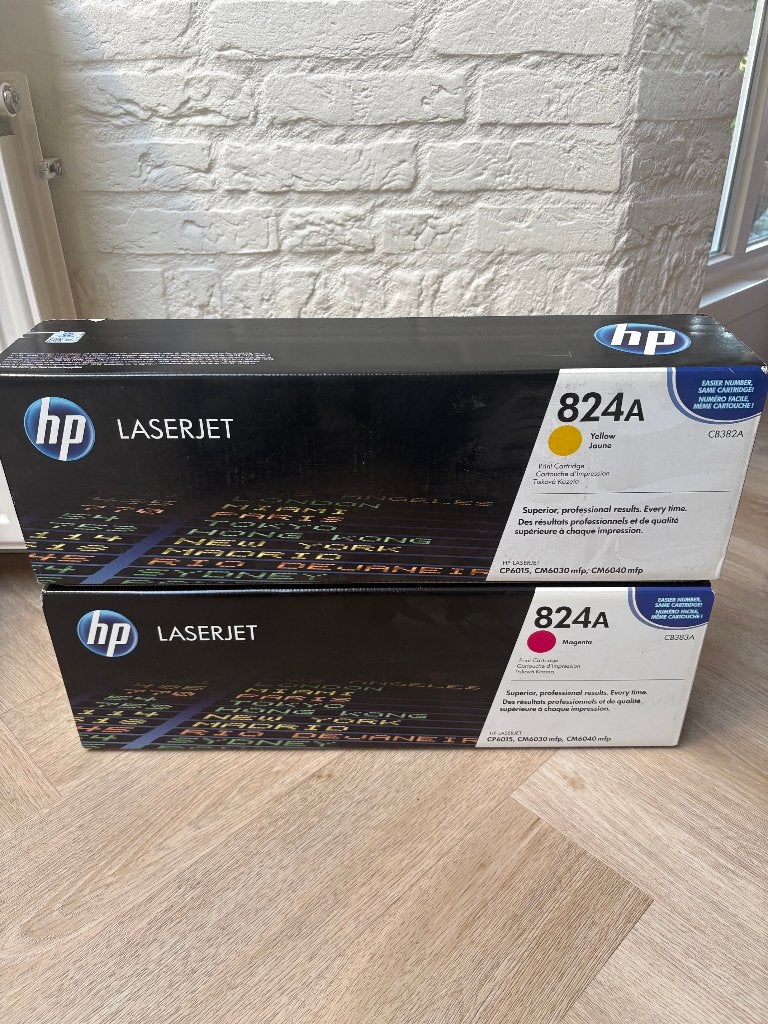 2 HP CB382A-HP CB383A (Y-M) HP 824A dans des boîtes scellées, Informatique & Logiciels, Enlèvement ou Envoi, Neuf, Toner, HP ORIGINAL