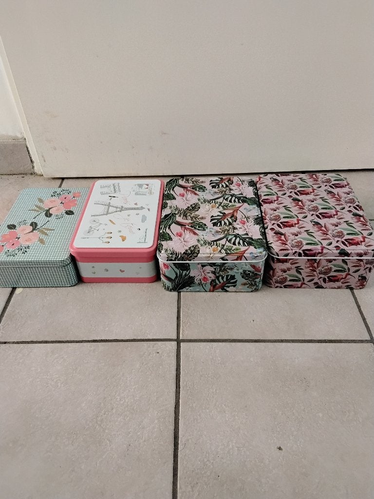 Knutselspullen 6 blikke dozen 10 euro, Ophalen, Gebruikt
