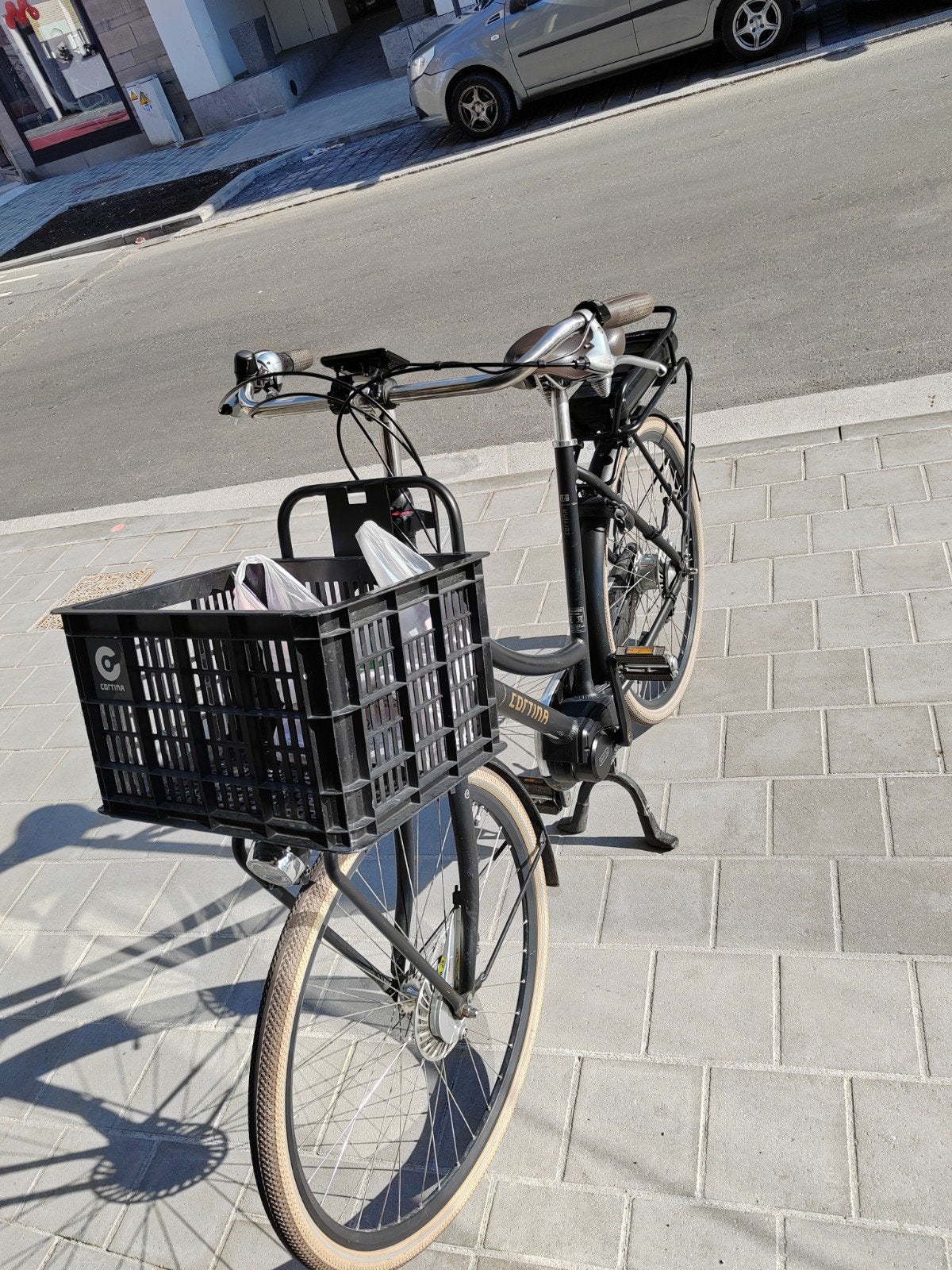 Elektrische Cortina eU4 damesfiets Jet Black Matt, Fietsen en Brommers, Elektrische fietsen, Ophalen, Gebruikt, Cortina, 50 km per accu of meer