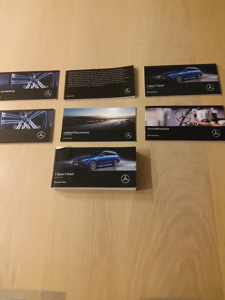 NIEUWE HANDLEIDINGSBOEKJES MERCEDES C KLASSE 300E DUITS, Enlèvement ou Envoi