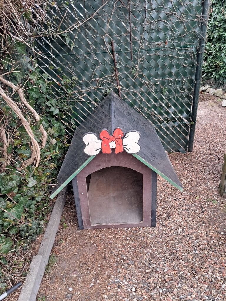 Boîte de couchage pour chien, Animaux & Accessoires, Maisons pour chiens, Comme neuf, Niche à chien, 65 à 100 cm, 110 cm ou plus