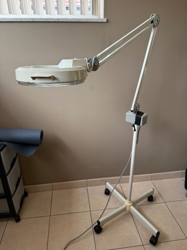 Loupe sur support mobile - professionnelle, Enlèvement, Comme neuf, Lampe loupe