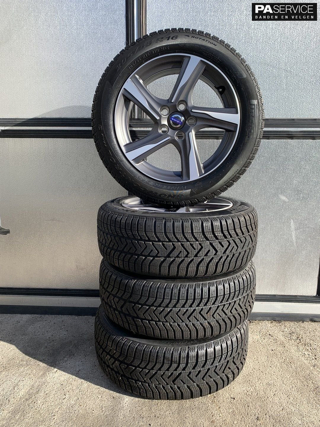 Origineel Volvo Ixion Winterset Volvo C30 S40 V50 incl Pirel, Auto-onderdelen, Gebruikt, Velg(en), -, -