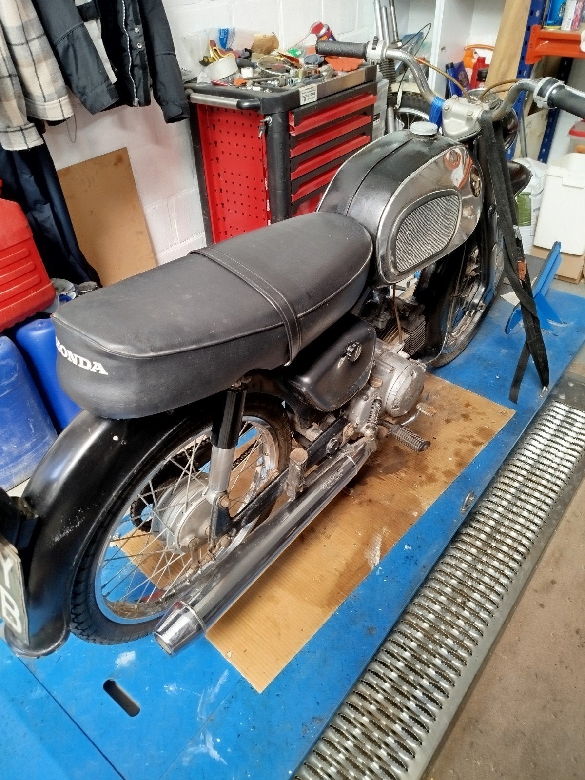 Honda 90 cc  c200type, Ophalen
