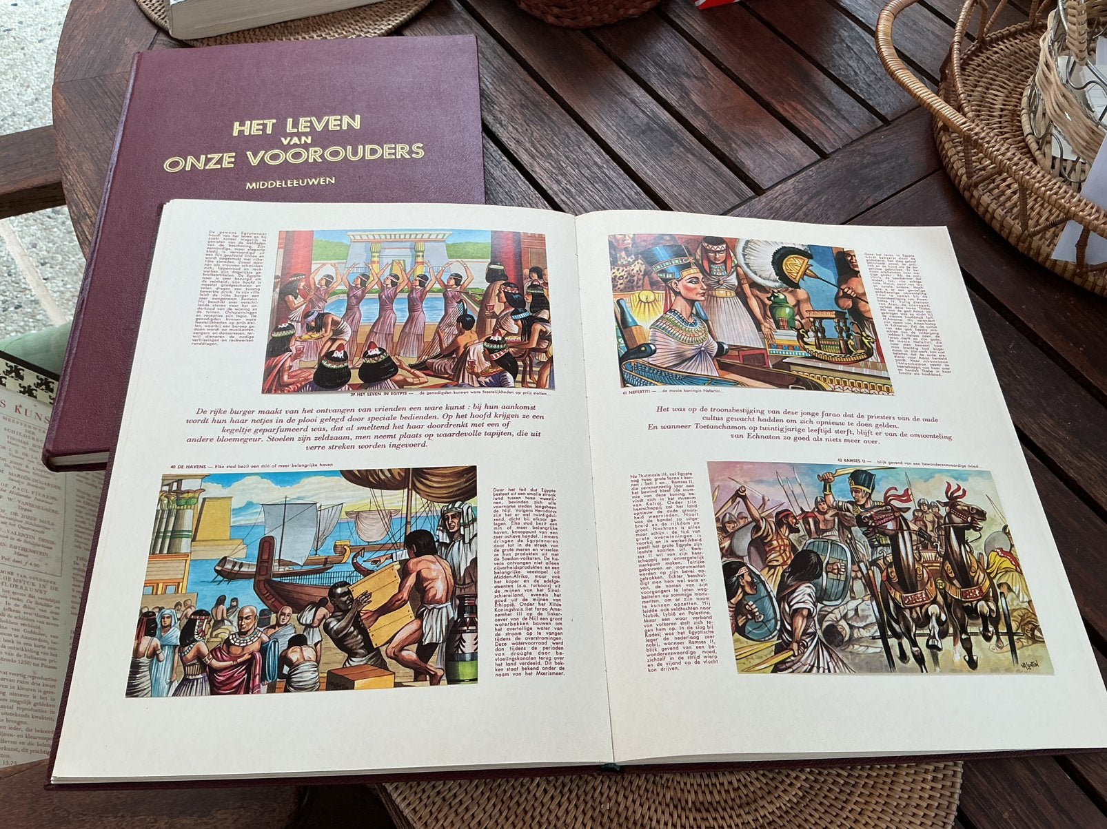 Prentenboeken «  het leven van onze voorouders », Livres, Livres d'images & Albums d'images, Enlèvement, Comme neuf