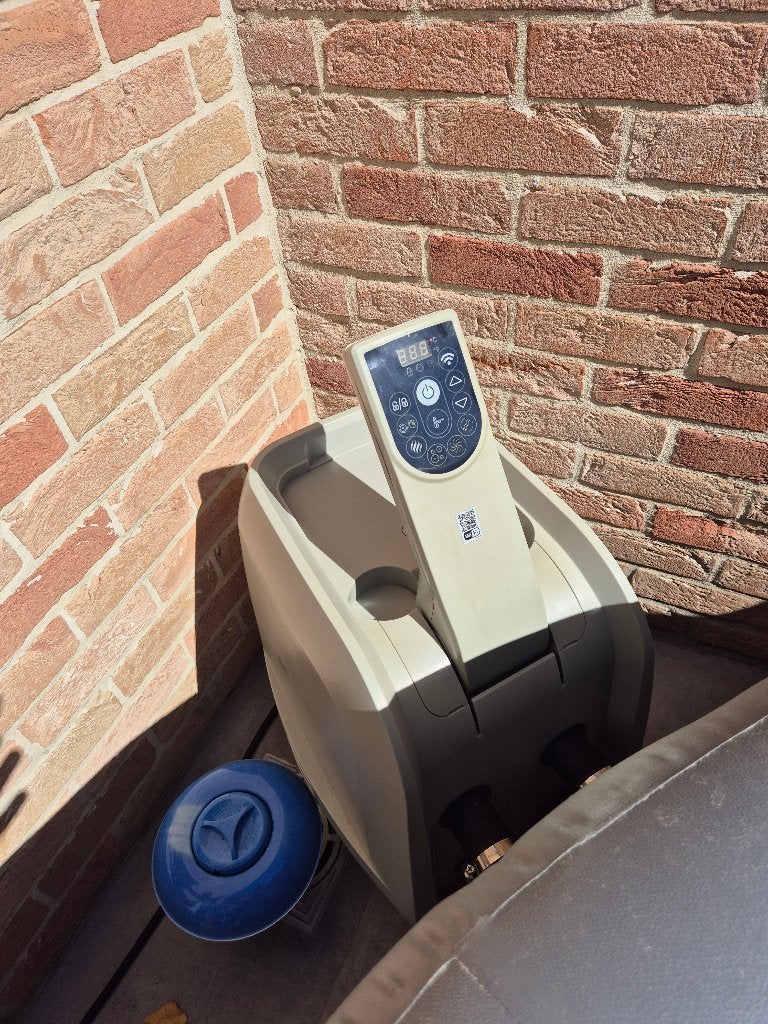Intex Santorini Jacuzzi, Tuin en Terras, Bubbelbaden en Hottubs, Ophalen, Zo goed als nieuw, Afdekzeil, Opblaasbaar
