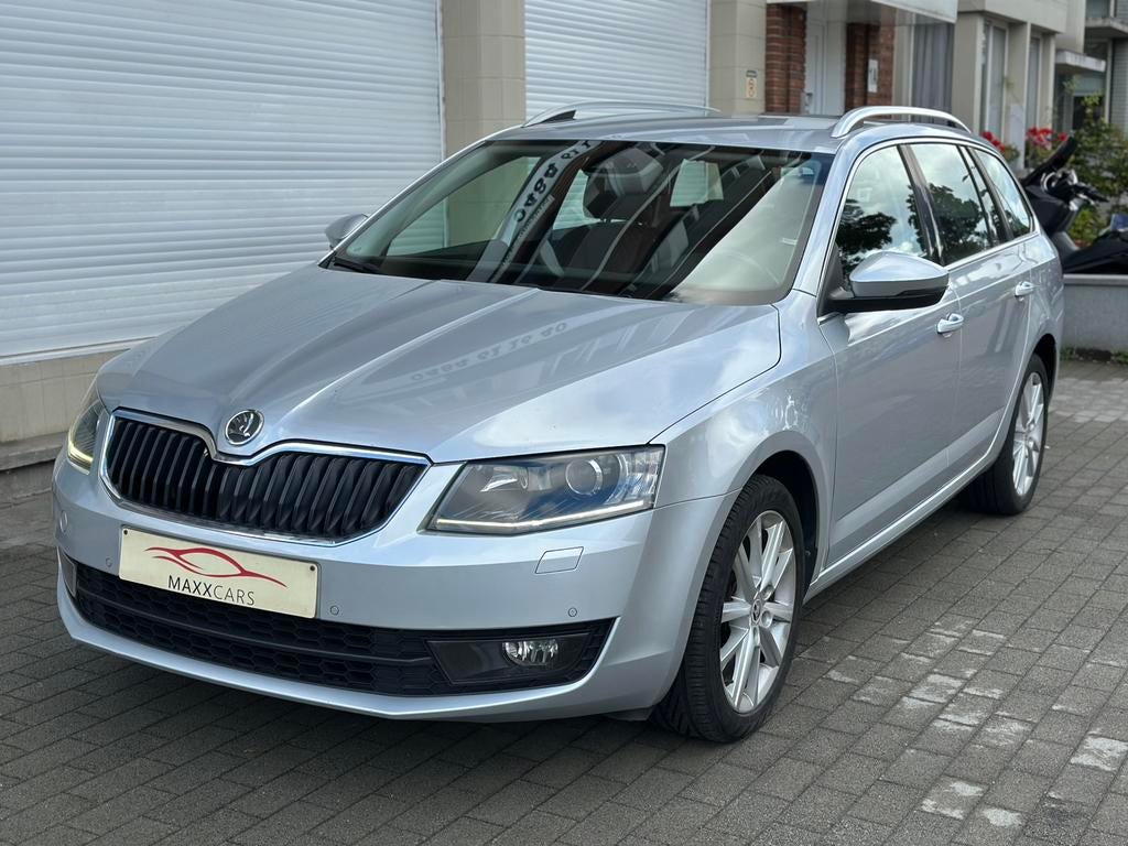 Skoda Octavia Combi 1.6 TDI Xenon Keyless Trekhaak Airco BT, Autos, Skoda, Achat, Noir, 5 portes, 99 g/km