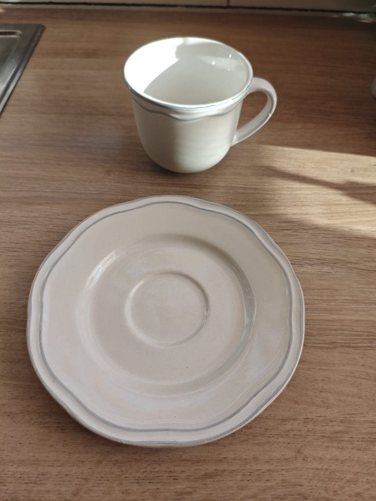 Manosque servies, Ophalen, Zo goed als nieuw, Klassiek, Kop(pen) en/of Schotel(s)