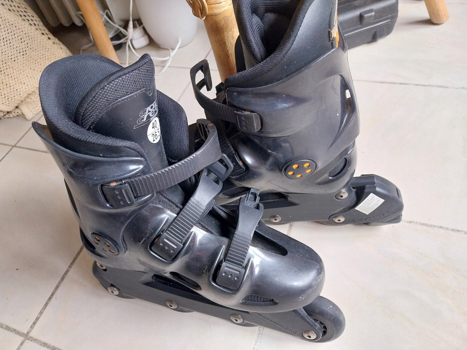 inline-rolschaatsen. Schoenmaat 40, Ophalen