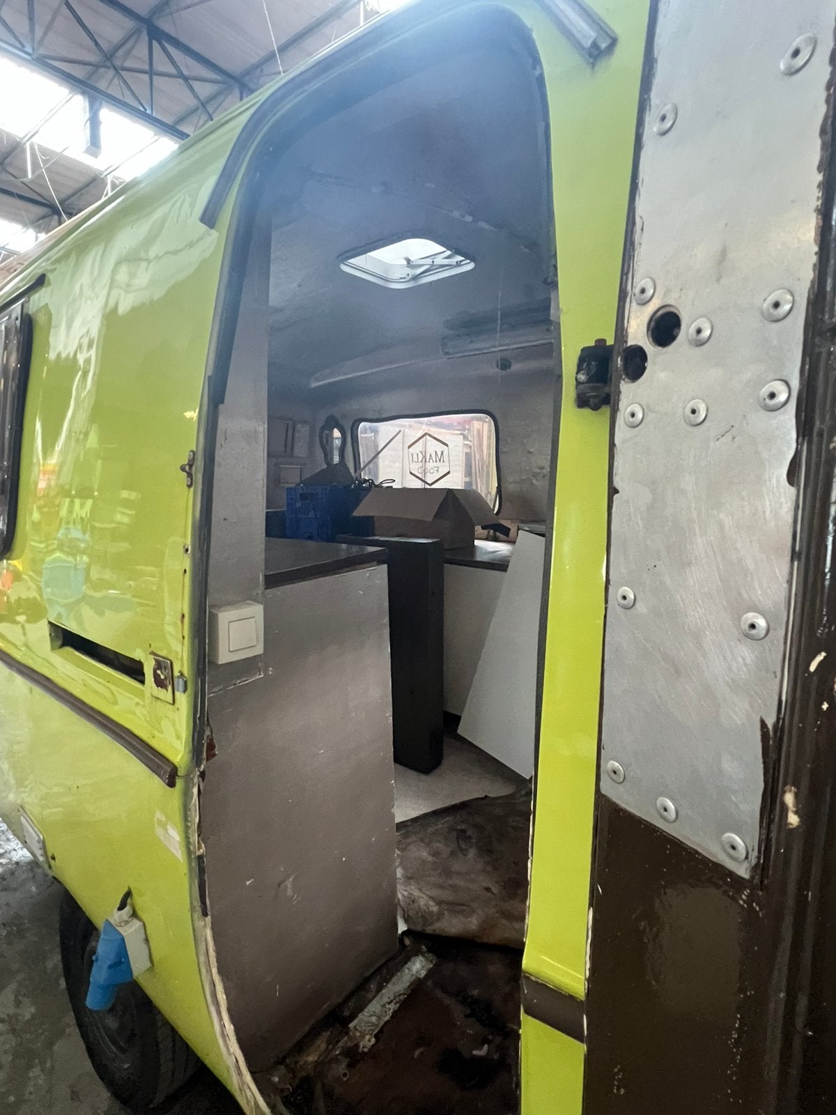 Foodtruck/Caravan, Jusqu'à 4 m, Particulier, Adria, 500 - 750 kg