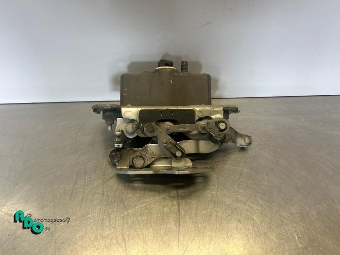 Système popup capot d'un Mercedes E-Klasse (E-Klasse 09-), 3 mois de garantie, Utilisé, -, -