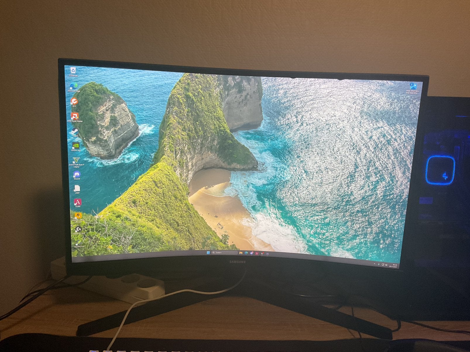 SAMSUNG Odyssey S32CG554EU - 32 inch monitor, Computers en Software, 101 t/m 150 Hz, VA, Refurbished, 1 tot 2 ms
