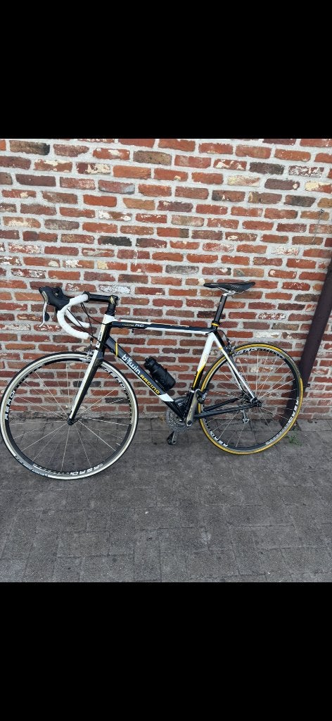 B' twin racing koersfiets, 28 inch, 10 tot 15 versnellingen, Zo goed als nieuw, 57 tot 61 cm