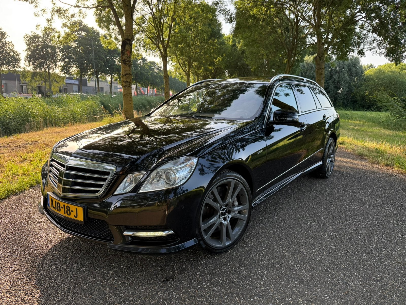 Mercedes-Benz E500 Avantgarde AMG | 4.7 V8 BiTurb | Airmatic, Auto's, Mercedes-Benz, Automaat, 8 cilinders, Zwart, Leder