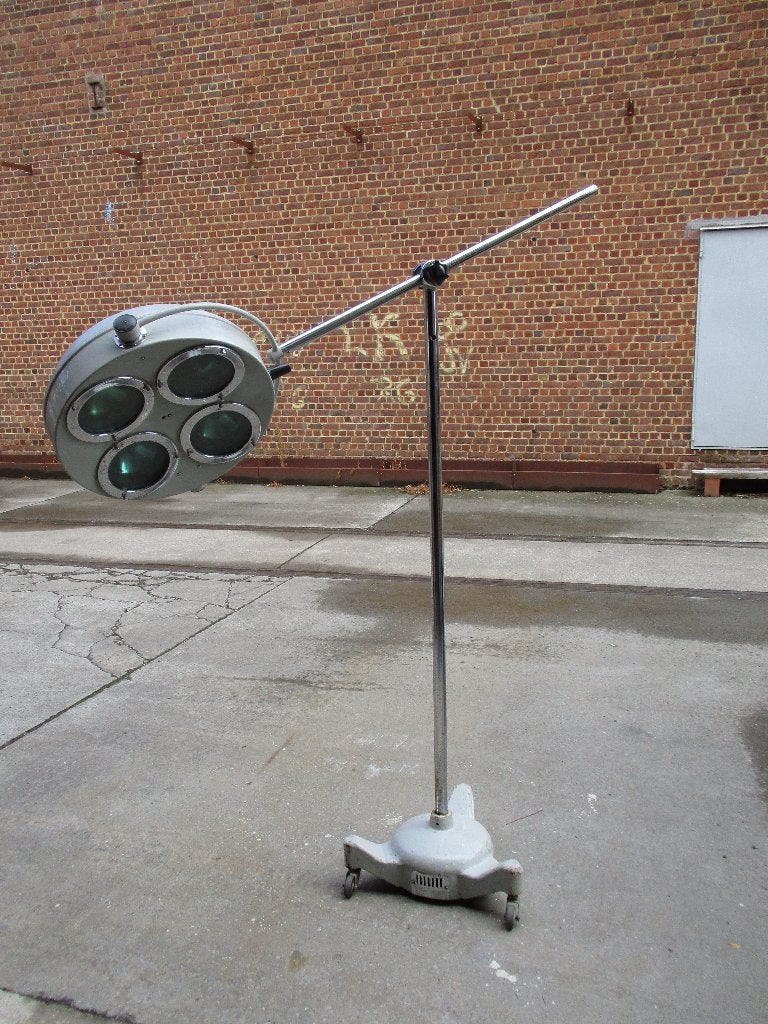 Vintage operatielamp, Ophalen