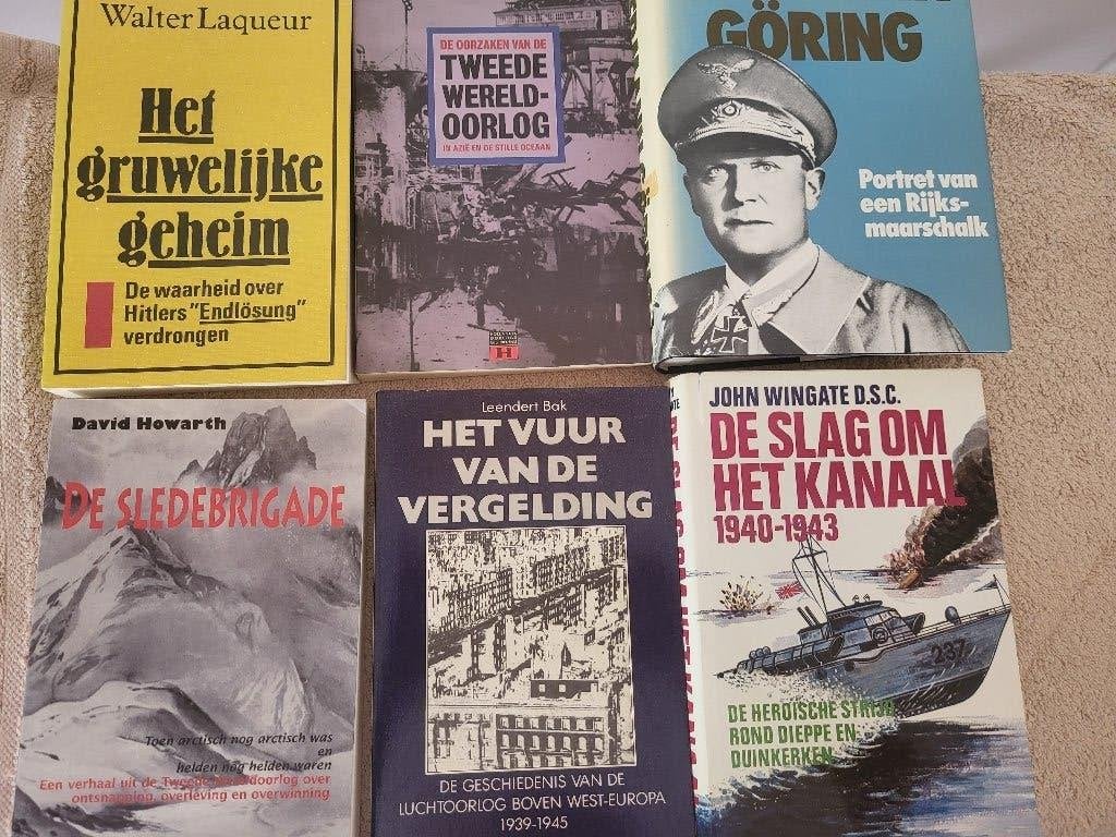 Oorlogsboeken  2 euro per stuk, vaste prijs, Ophalen of Verzenden, Gelezen