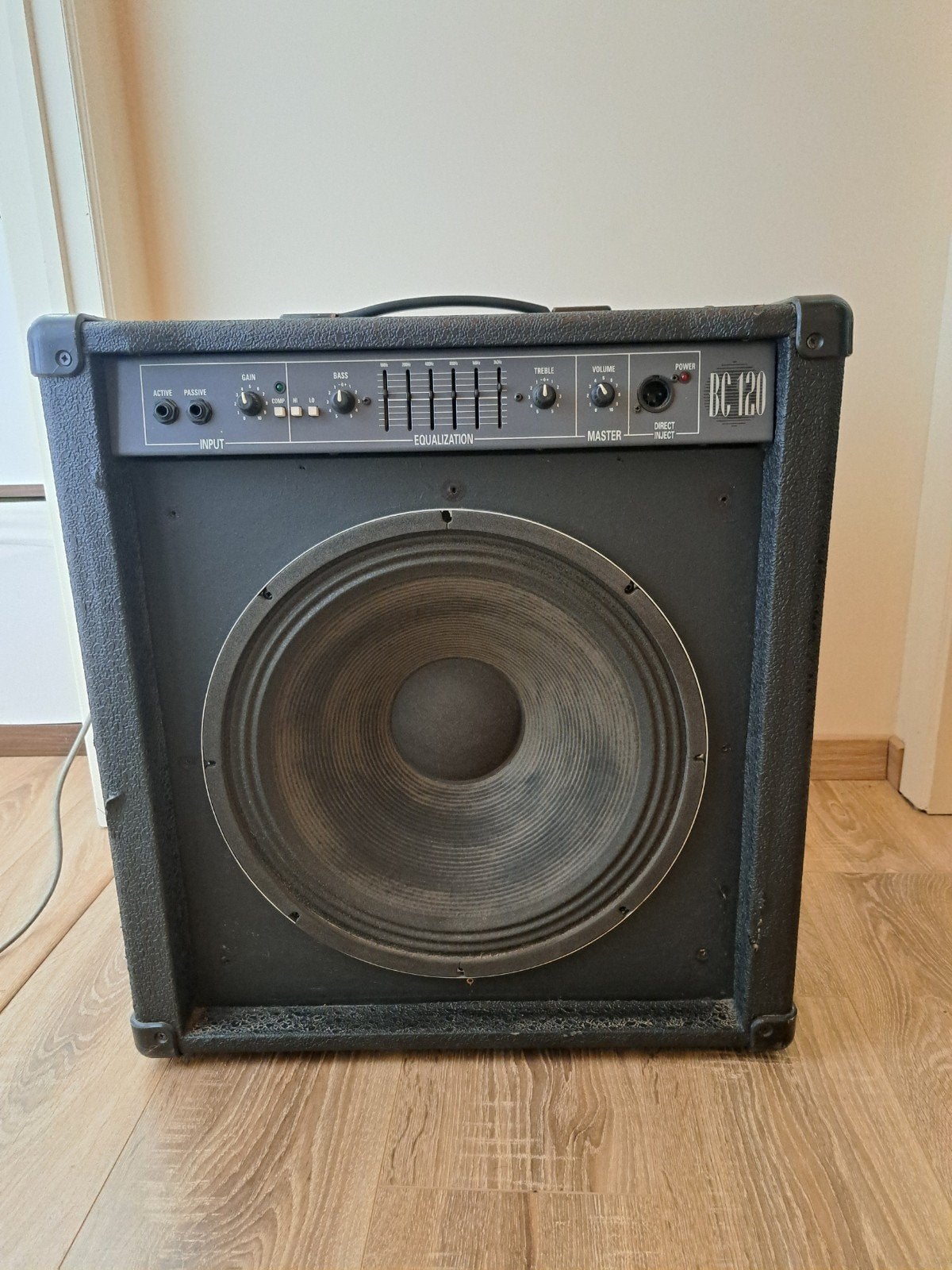 basversterker 120w, Muziek en Instrumenten, Versterkers | Bas en Gitaar, Ophalen