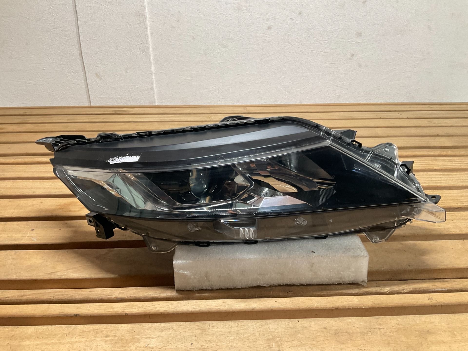 Phare droit Mitsubishi L200 / Triton 8301D378 b5-547, Info@mitsubishi-motors.com, Mitsubishi Motors Corporation, Utilisé, Mitsubishi