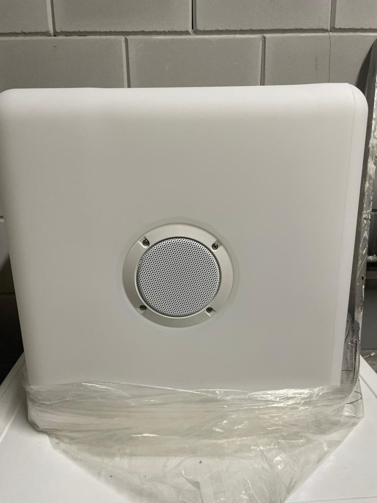 Kubus 50 x 50 met inbouw muziekbox, Neuf, Synthétique, Batterie d'accumulateurs, LED
