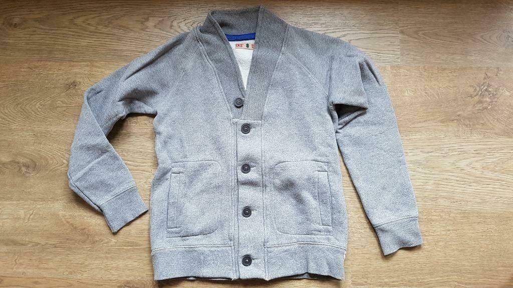 dikke grijze trui / gilet / vest van CKS maat 152, Garçon, Enlèvement ou Envoi, Pull ou Veste, Cks