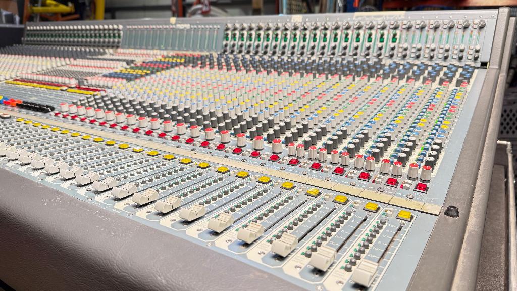 Midas XL4 (42 mono, 6 stereo), Muziek en Instrumenten, Ophalen, Gebruikt, 20 kanalen of meer, Microfooningang