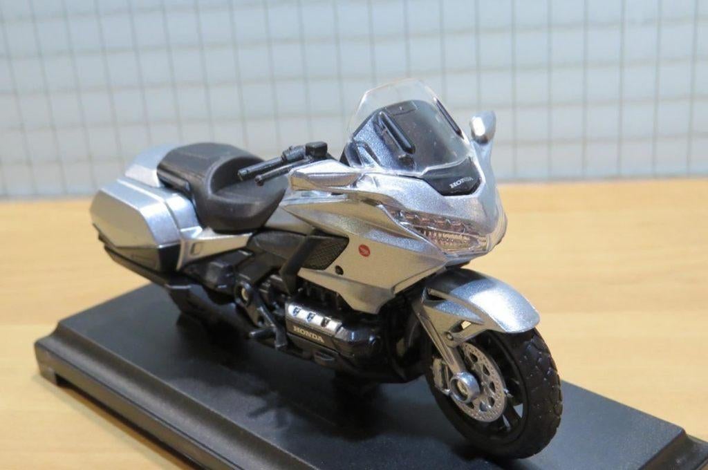 Honda GL1800 Goldwing grey 1:18, Enlèvement ou Envoi, Neuf, Moteur, Welly